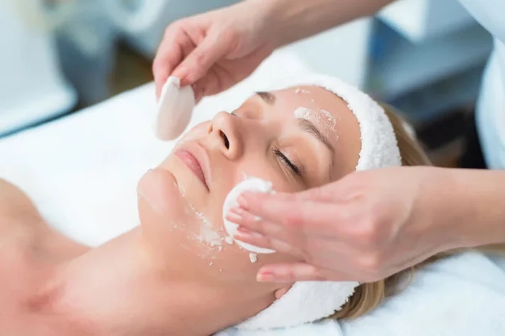 Gesichtsreinigung in Kosmetik Dresden