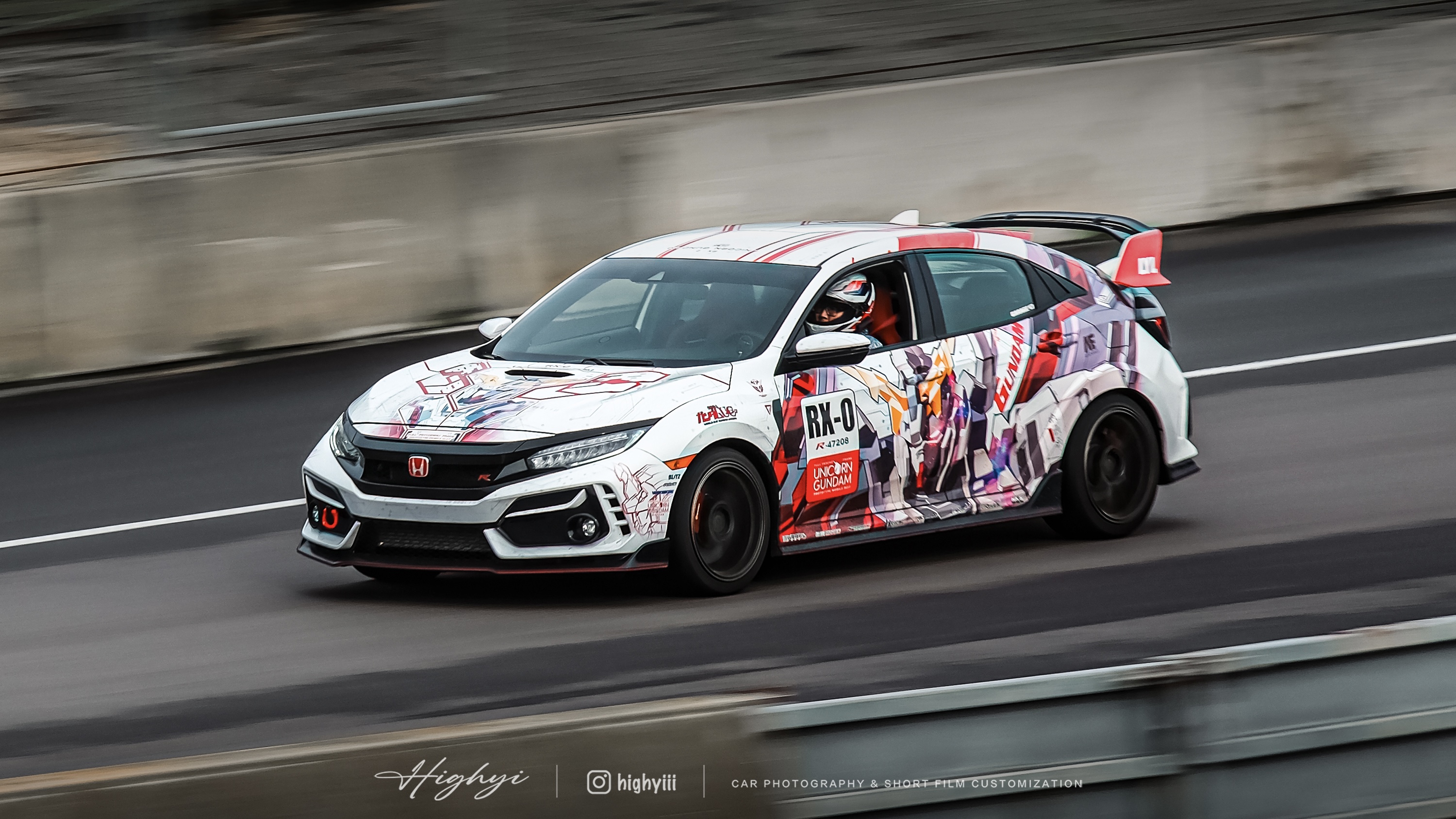 Anime on Car: So bringen Sie Ihre Lieblingscharaktere auf die Straße